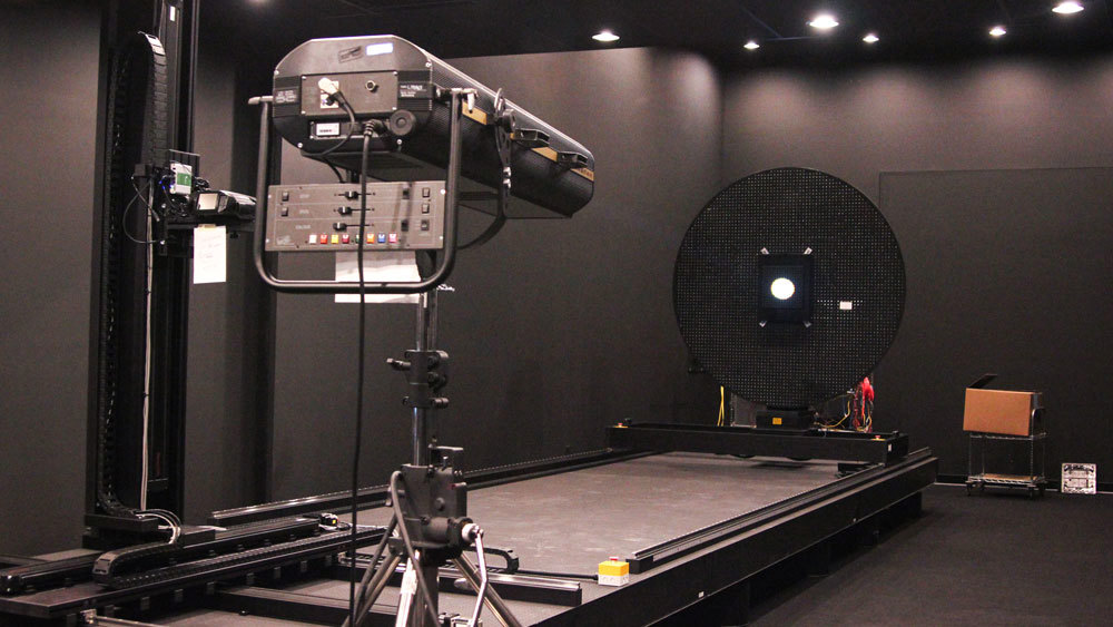 lab equipment that measures constrast