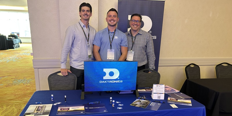 A Front-Row Seat to Innovation: Sign Experience Canada 2025