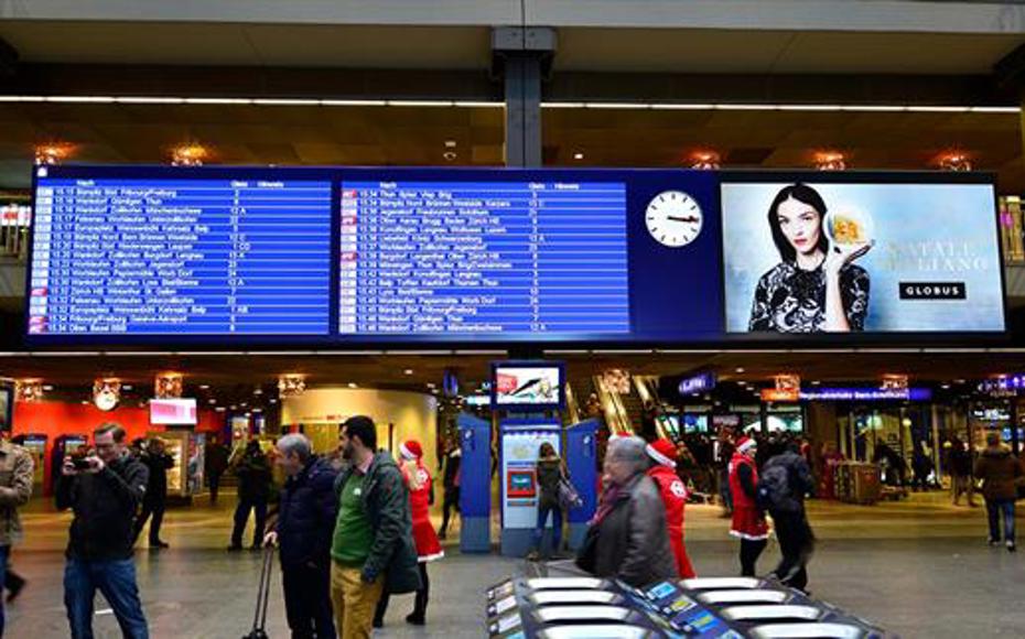 Digital information display in train station
