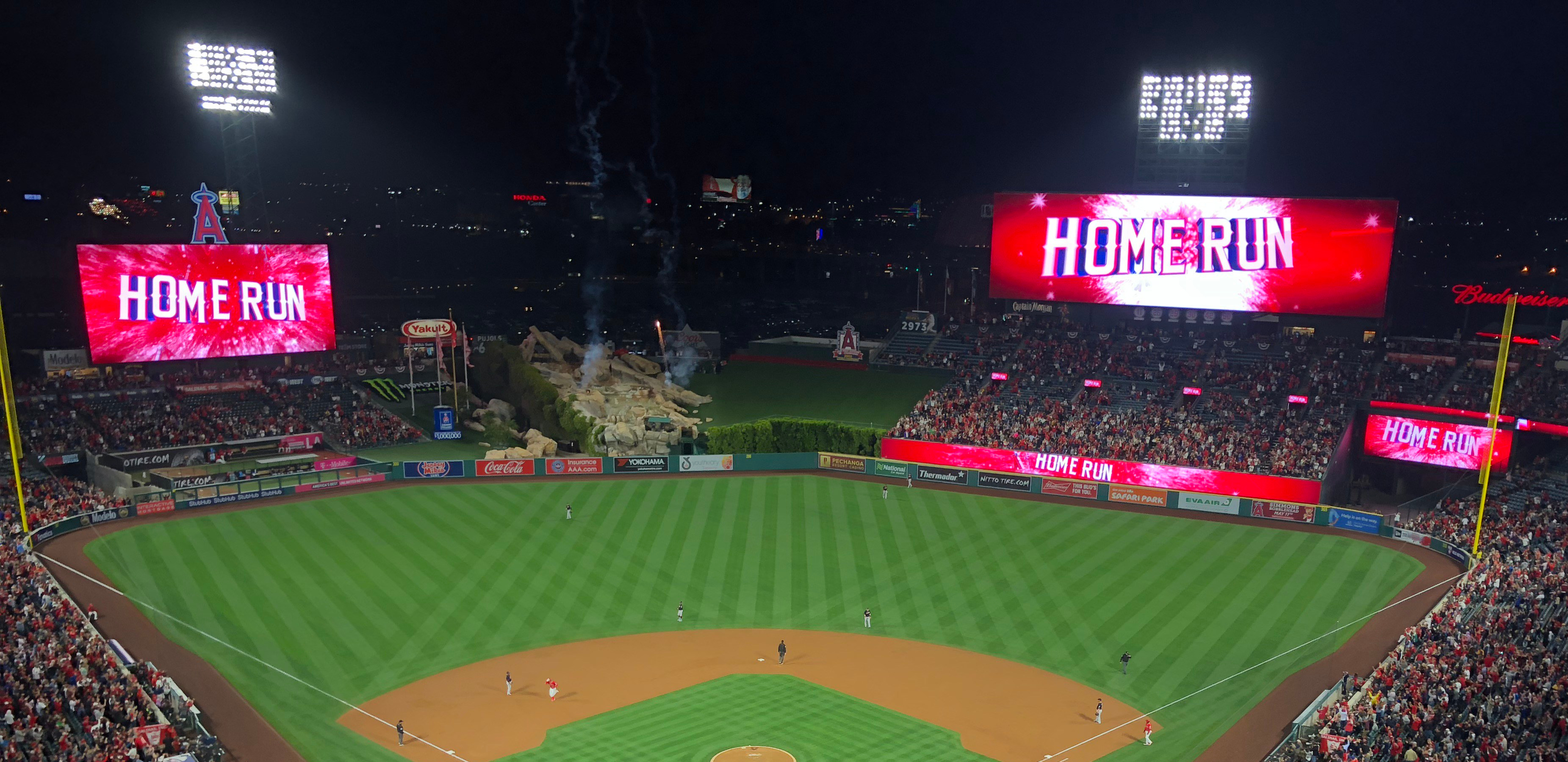 LosAngelesAngels_Outfield_01