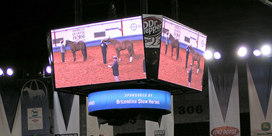 Video centerhung display on fair grounds