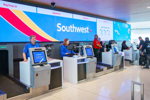 kiosk workers at DEN airport