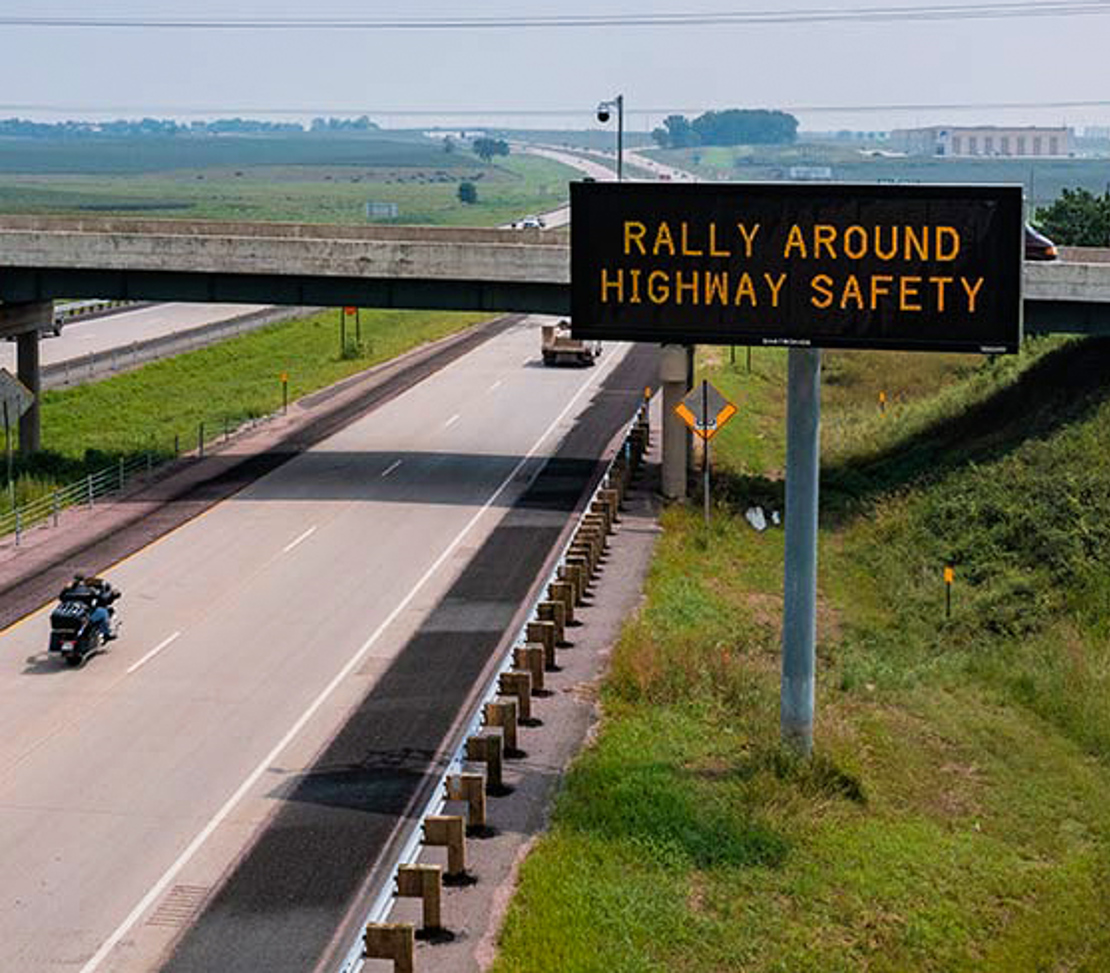 dynamic message sign along south dakota interstate