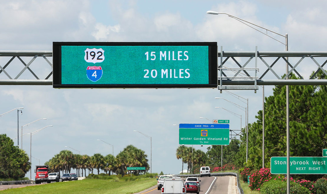 Digital roadway guidance signs