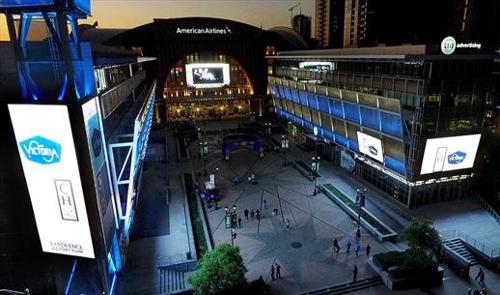 american ailrlines displays